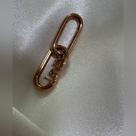 Pandora ME Styling
Love Word Link
Charm, Rose Gold-
Plated - Picture 2 of 9